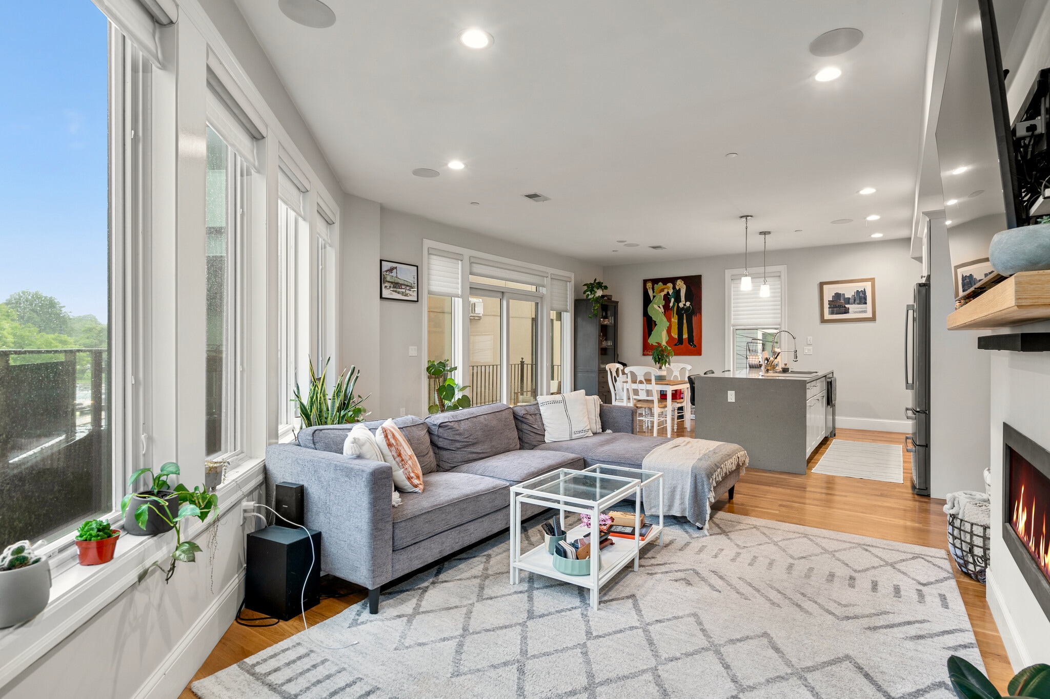 Building Photo - 275 Old Colony Ave