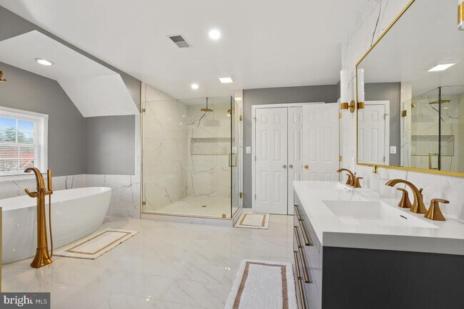 Building Photo - 6355 Highgrove Park Ct