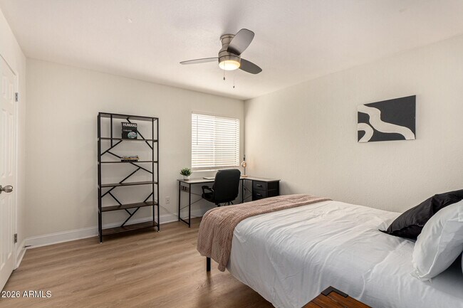 Building Photo - 5877 N Granite Reef Rd