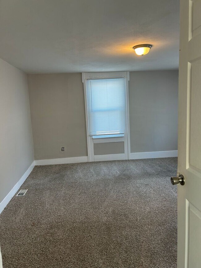 Building Photo - 401 Hannibal St