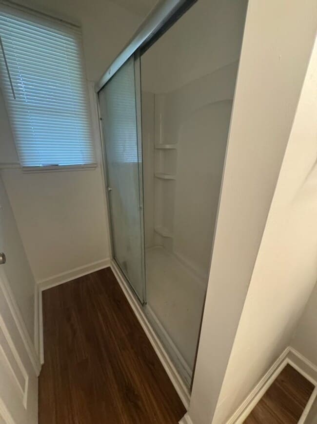 Building Photo - New renovation 3BR/2BA house