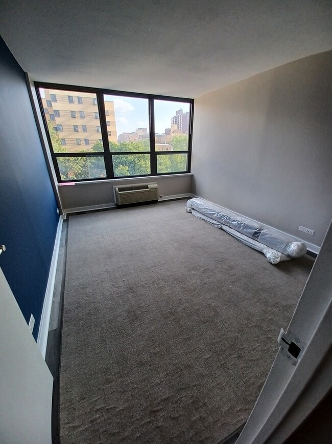 Building Photo - 5100 N Marine Dr