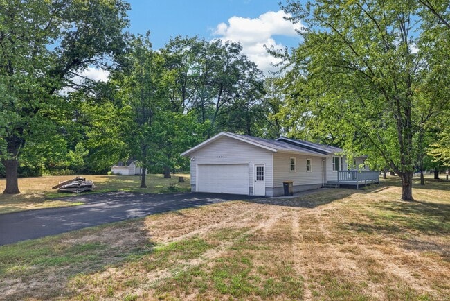 Building Photo - 13503 Meredith Dr N
