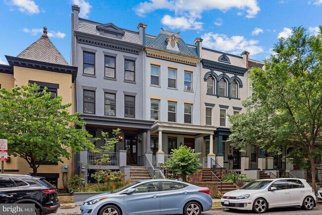 Building Photo - 1116 Monroe St NW