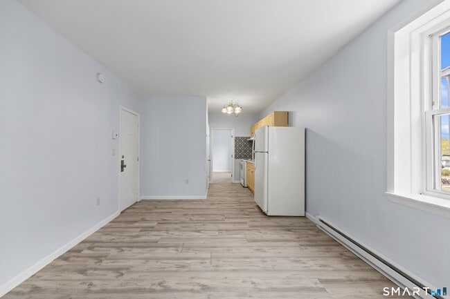 Building Photo - 60 Center St