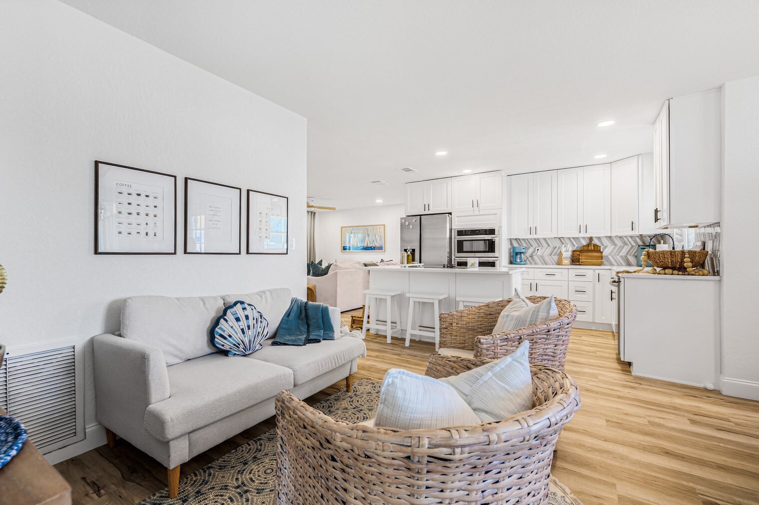 Building Photo - 7516 22nd Ave W