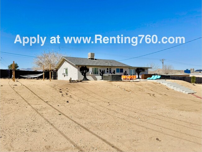 Building Photo - Newly Remodeled/Updated 3 bedroom 2 bathro...