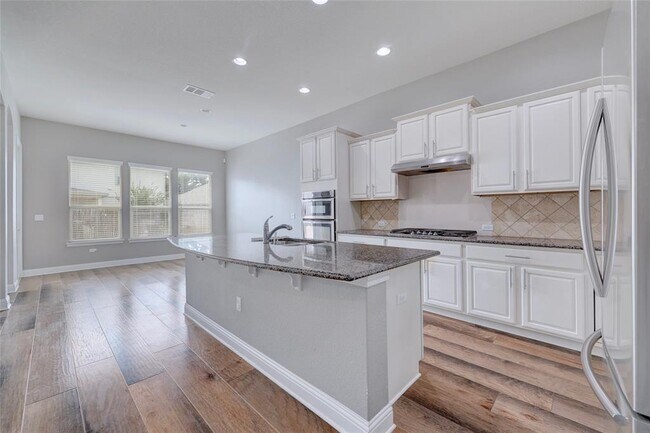Building Photo - 16017 Jeffs Ln