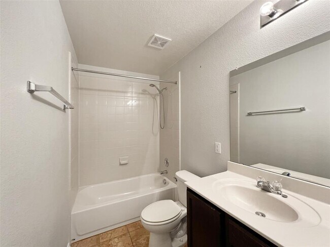 Building Photo - 2107 Outpost Dr