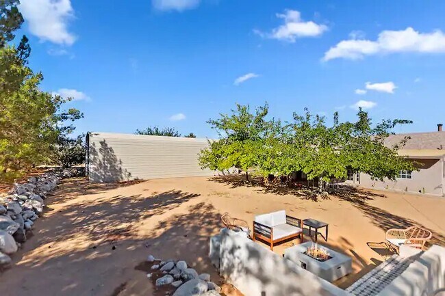 Building Photo - 58327 Bonanza Dr