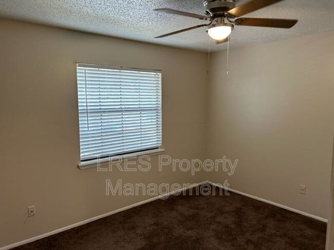 Building Photo - 4603 Lighthouse Cir