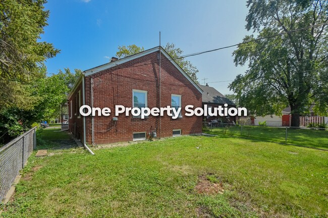 Building Photo - 4854 Jefferson St