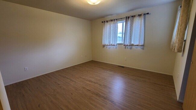 Building Photo - Borseth Street