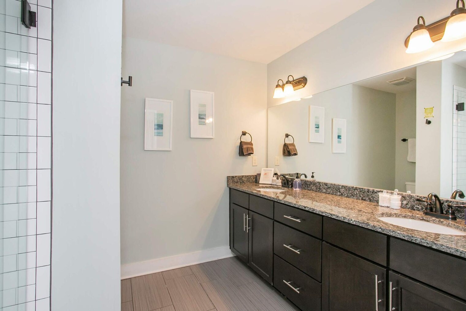 Building Photo - 1106B Stratford Ave