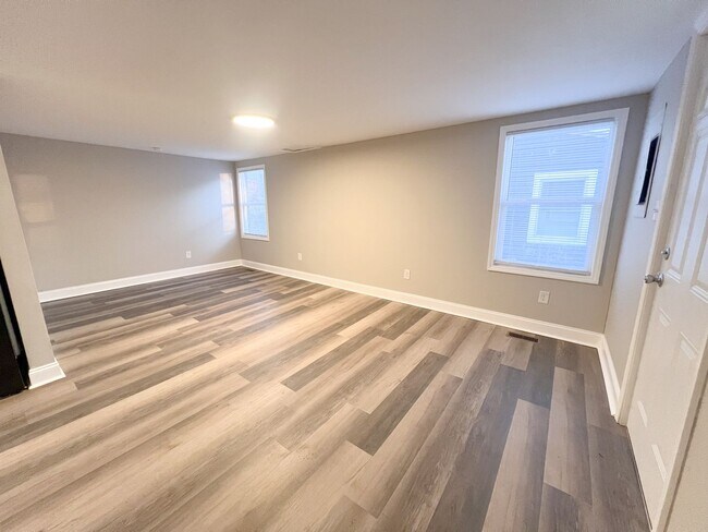 Building Photo - Move-In Specials Available! Completely Rem...