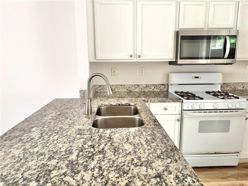Building Photo - 1581 Cove Creek Cir