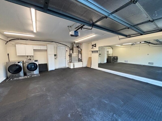 Building Photo - 2507 Moss Cir