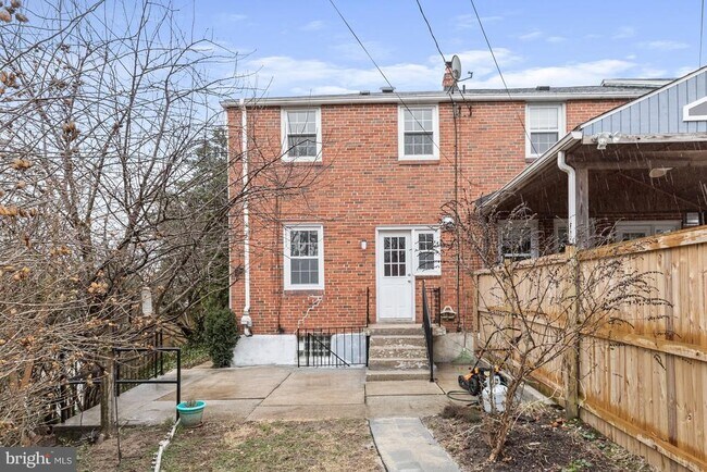 Building Photo - 8336 Wyton Rd