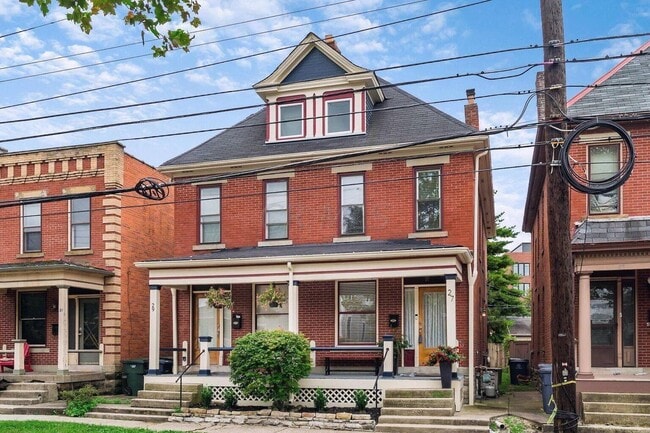 Primary Photo - 27 E 2nd Ave