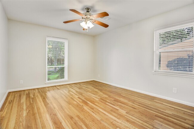 Building Photo - 5751 Creekbend Dr