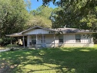 Building Photo - 1308 Charmaine Cir