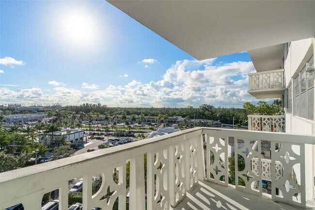 Building Photo - 13155 Ixora Ct