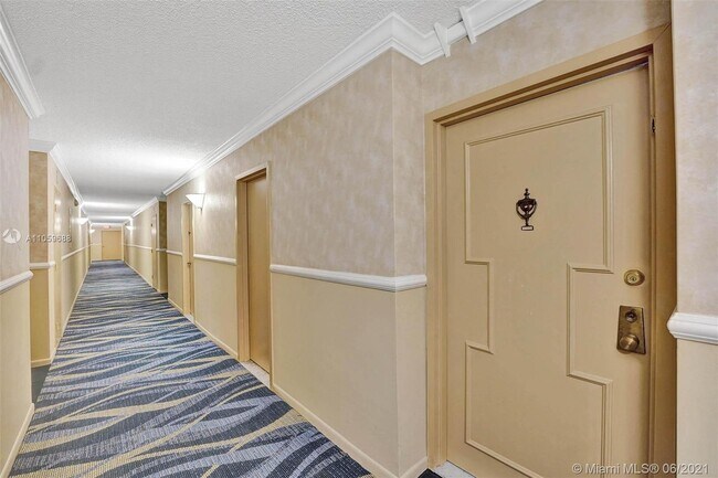 Building Photo - 3800 S Ocean Dr