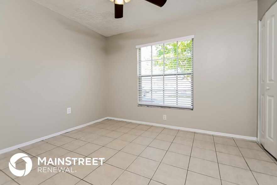 Building Photo - 3222 6th Ave W