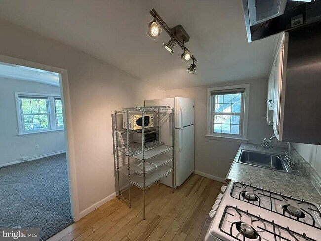 Building Photo - 2642 N Pershing Dr