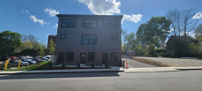 Building Photo - 24 Jackson St