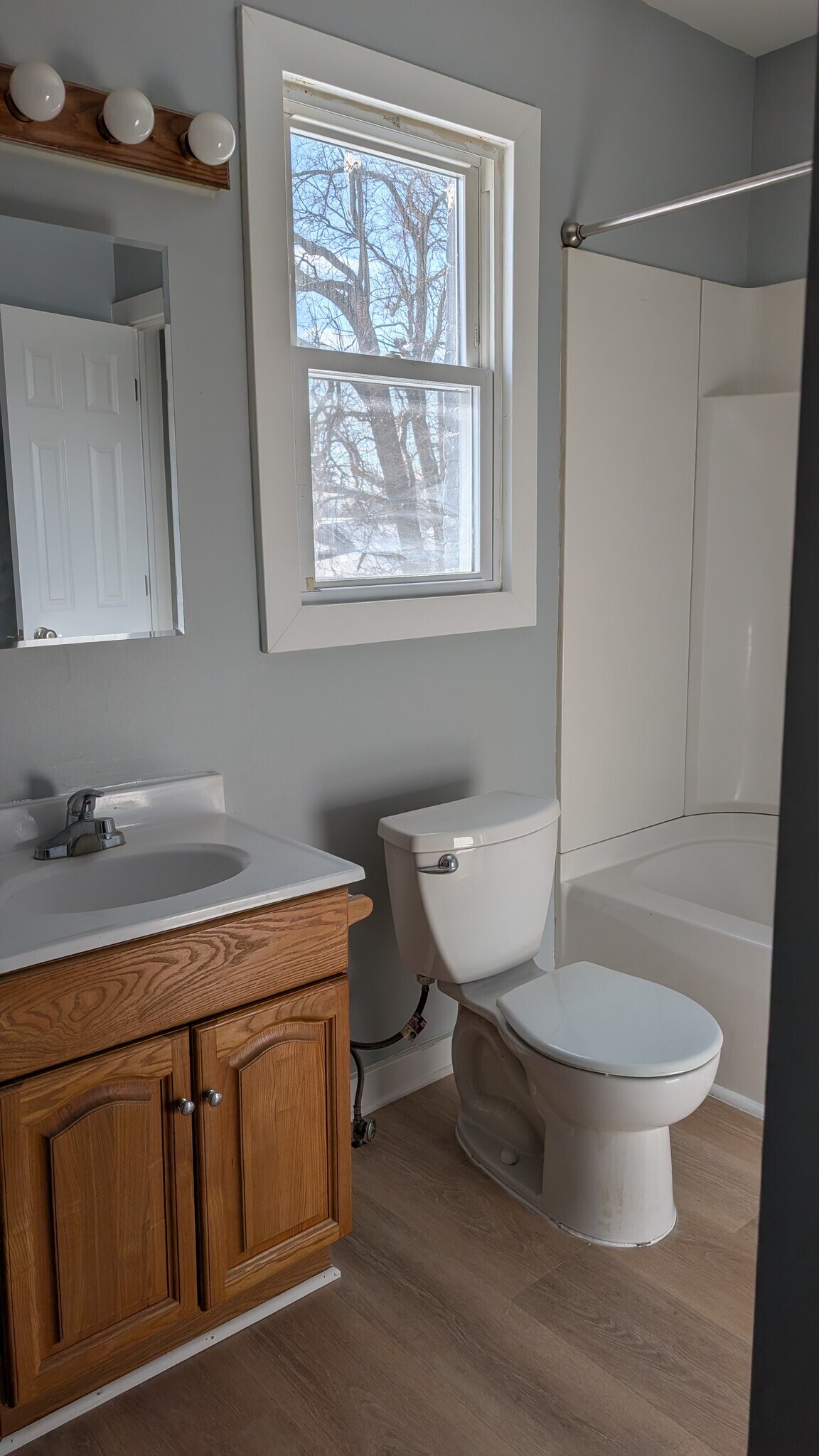 Bathroom - 517 E Barker Ave