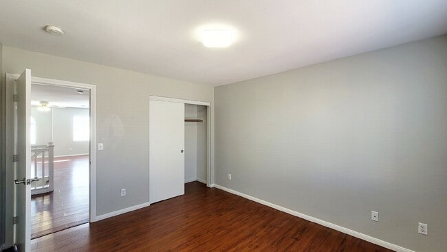 Building Photo - 10028 W Cherokee Ave