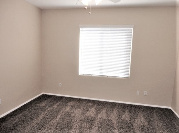 Building Photo - 681 Taliput Palm Pl