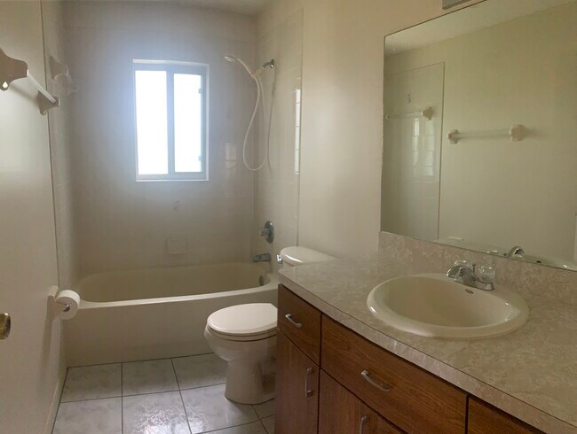 Building Photo - 9833 SW 61st Ct