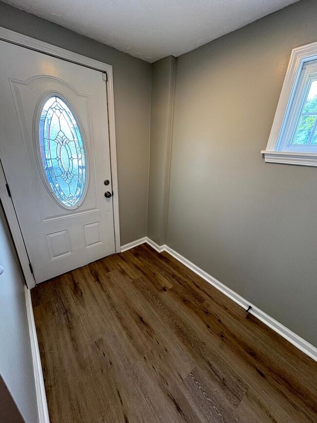 Building Photo - Cute 2 Bedroom / 1.5 Bath home in Penn Tra...