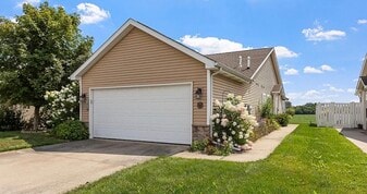 Building Photo - 10557 Maine Dr