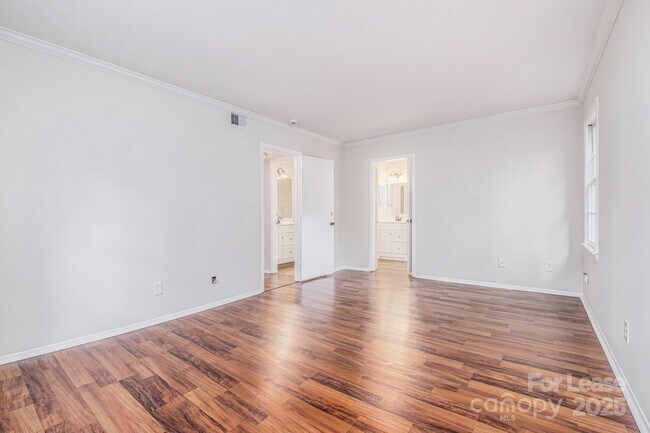 Building Photo - 701 McNabb Ct
