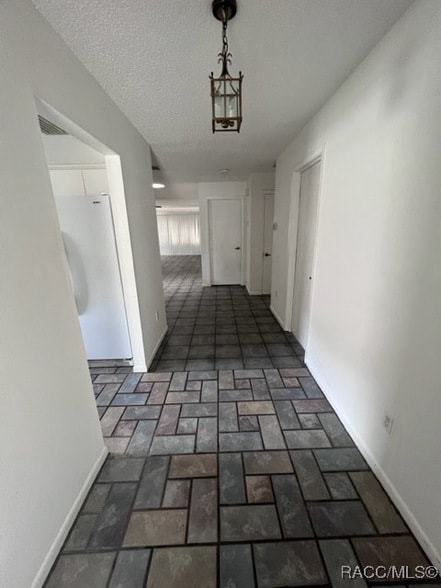 Building Photo - 100 Chinaberry Cir