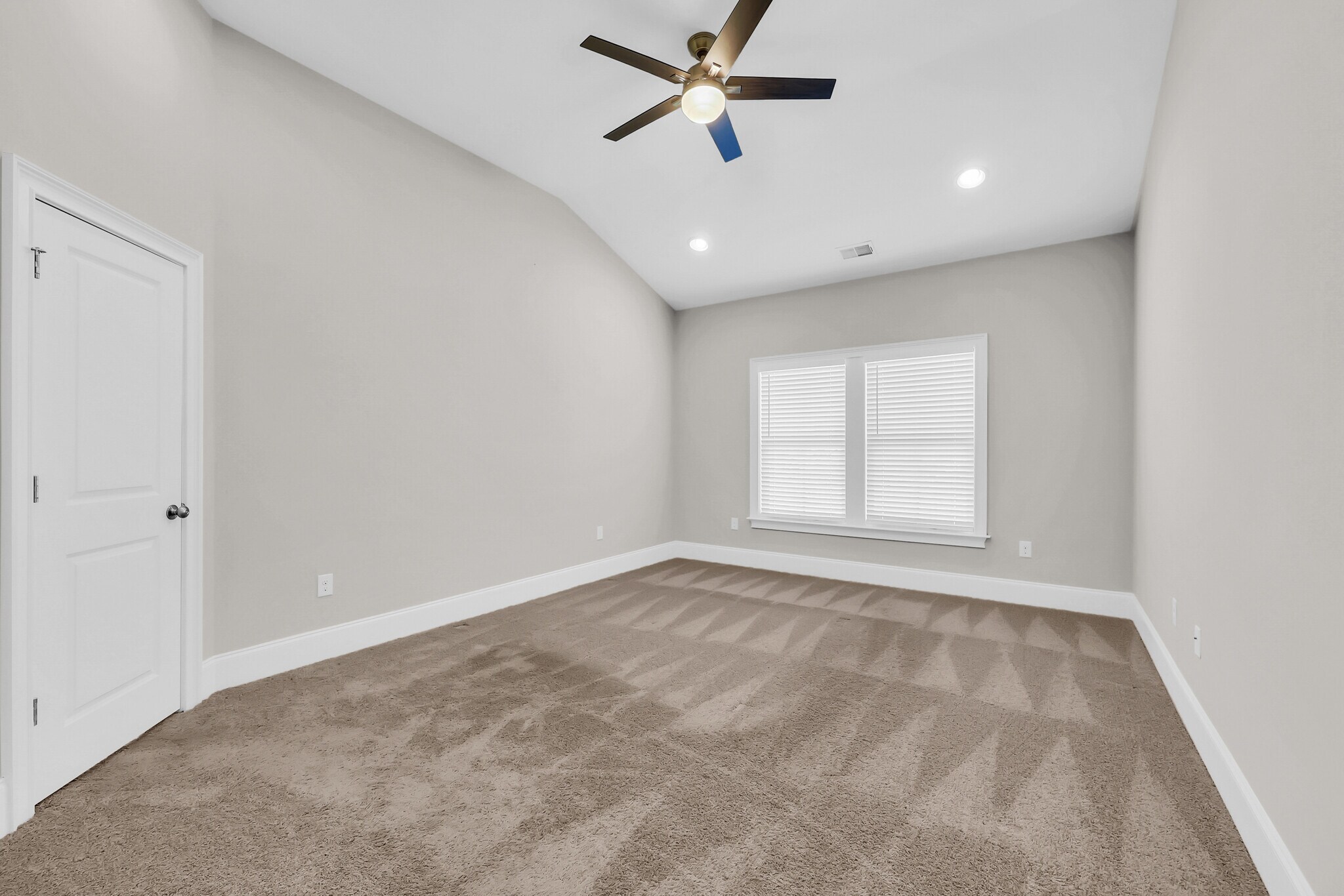 Building Photo - 1758 Edgewood Dr