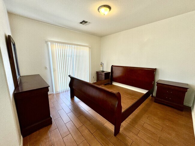 Building Photo - 44038 Granite Dr