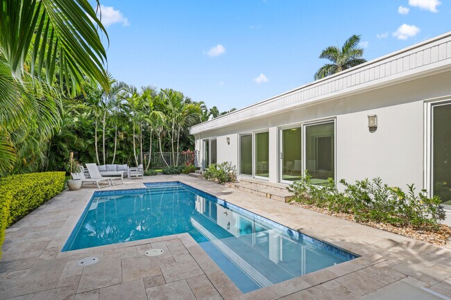 Building Photo - 1386 S Atlantic Dr