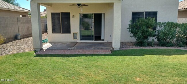 Building Photo - 3930 W Hackamore Dr