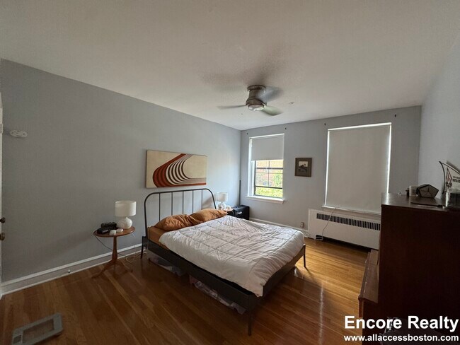 Building Photo - 89 Longwood Ave