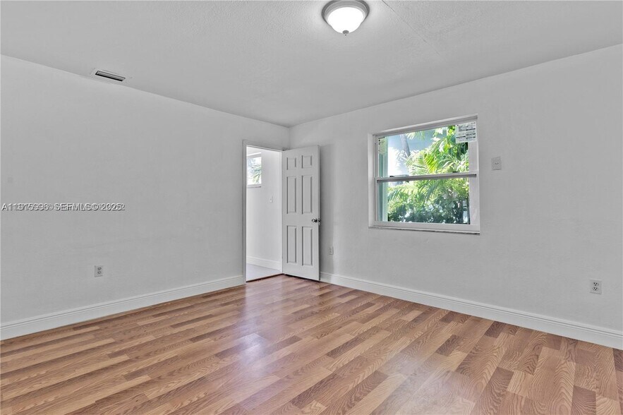 Building Photo - 11239 SW 5th Ter