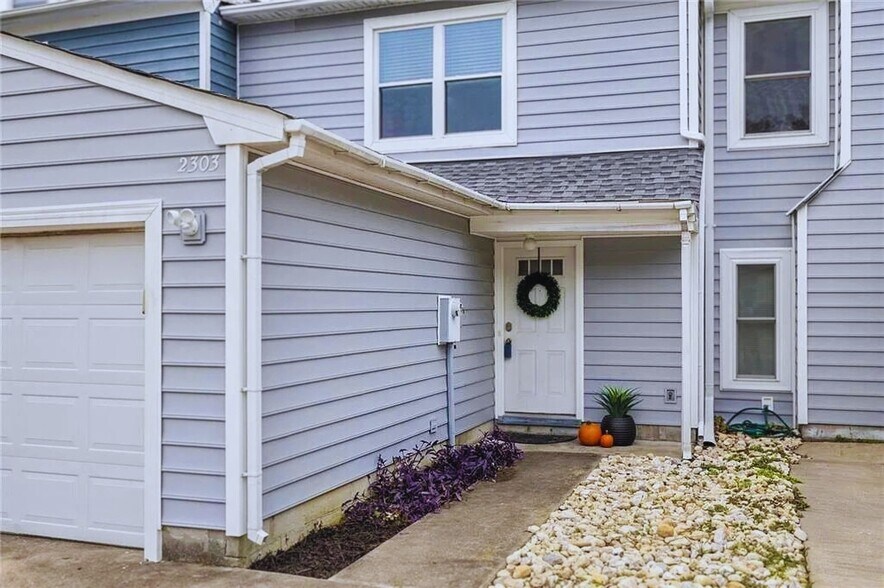 Building Photo - 2303 Merl Cir