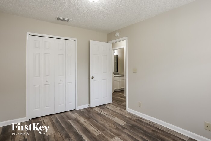 Building Photo - 1741 Chandelier Cir E