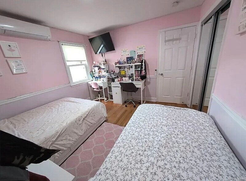 Building Photo - 516 E State St