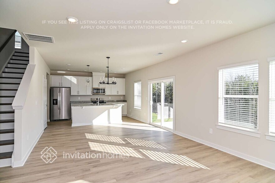 Building Photo - 1207 Bluffton Cir