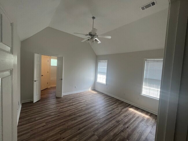 Building Photo - 6884 Seaside Dr