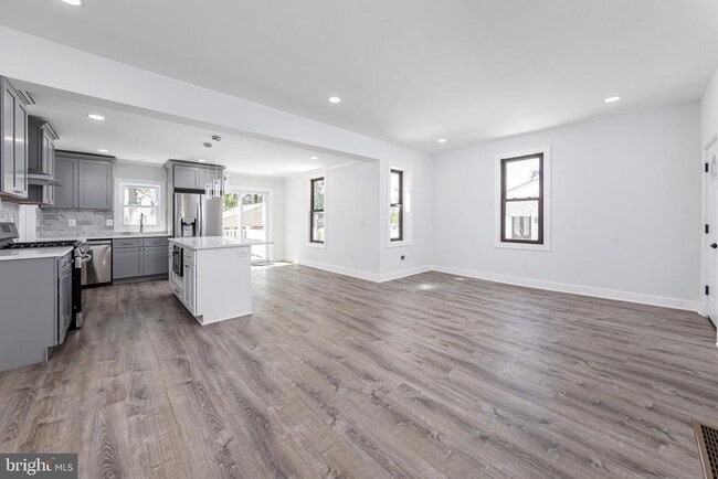 Building Photo - 3547 Finlaw Ave